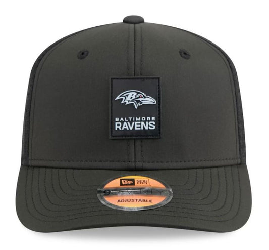 New Era NFL Baltimore Ravens 2025 Sideline 9SEVENTY Trucker Adjustable Hat - Black