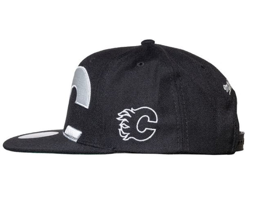Calgary Flames Mitchell & Ness Negative Space Snapback