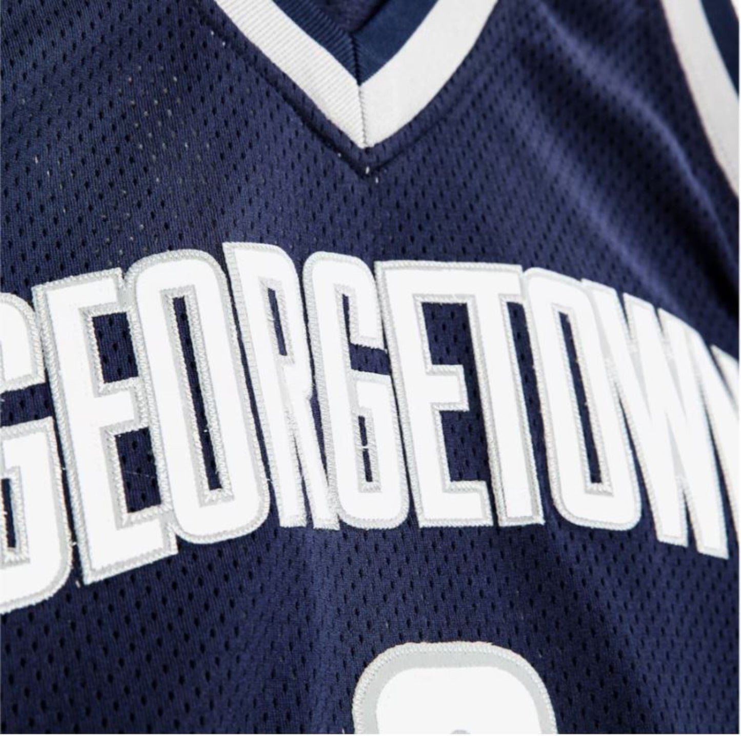 Mitchell & Ness NCAA Allen Iverson Georgetown Hoyas 1995/96 AUTHENTIC Jersey - Navy