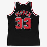 Mitchell & Ness Men's NBA Chicago Bulls Scottie Pippen 1997-98 Hardwood Classics Swingman Jersey - Black
