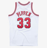 Mitchell & Ness Men's NBA Chicago Bulls Scottie Pippen 1997/98 Hardwood Classics Swingman Jersey - White