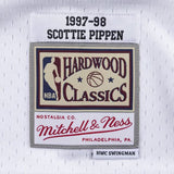 Mitchell & Ness Men's NBA Chicago Bulls Scottie Pippen 1997/98 Hardwood Classics Swingman Jersey - White