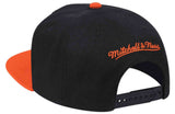 Men's New York Knicks Mitchell & Ness Black/Grey Two-Tone Wool Snapback Hat
