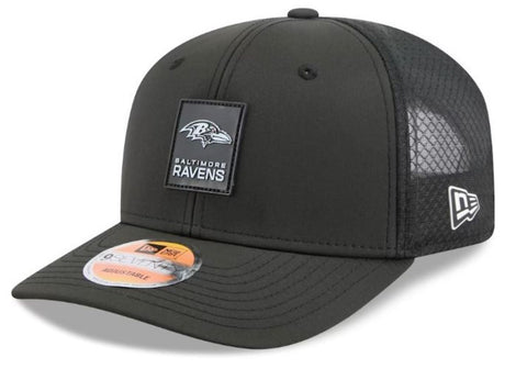New Era NFL Baltimore Ravens 2025 Sideline 9SEVENTY Trucker Adjustable Hat - Black
