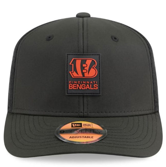 New Era NFL Cincinnati Bengals 2025 Sideline 9SEVENTY Trucker Adjustable Hat - Black