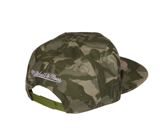 Men's Camo Mitchell & Ness Vancouver Grizzlies Snapback Hat