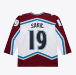 Mitchell & Ness NHL Joe Sakic Colorado Avalanche 2001 Stanley Cup Finals Jersey - White