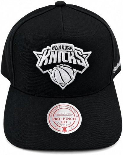 Mitchell & Ness NBA New York Knicks Pro Pinch Fit Adjustable Snapback Hat - Black