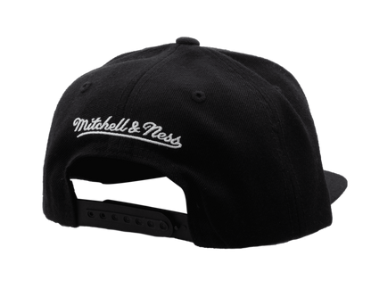 Men's Black Supreme Mitchell & Ness Chicago Bulls Snapback Hat