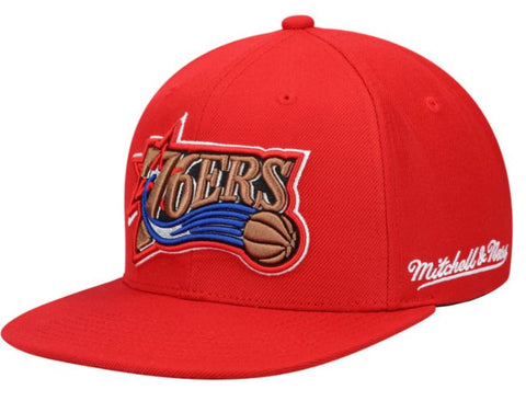 Mitchell & Ness Philadelphia 76ers Hardwood Classics English Dropback - Snapback Hat - Red