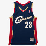Mitchell & Ness (Women) NBA Cleveland Cavaliers LeBron James 2008/09 Hardwood Classics Swingman Jersey - Navy