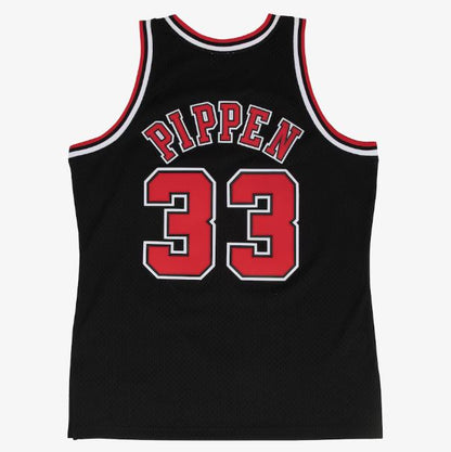 Mitchell & Ness Men's NBA Chicago Bulls Scottie Pippen 1997-98 Hardwood Classics Swingman Jersey - Black