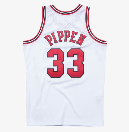 Mitchell & Ness Men's NBA Chicago Bulls Scottie Pippen 1997/98 Hardwood Classics Swingman Jersey - White