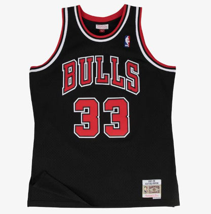 Mitchell & Ness Men's NBA Chicago Bulls Scottie Pippen 1997-98 Hardwood Classics Swingman Jersey - Black