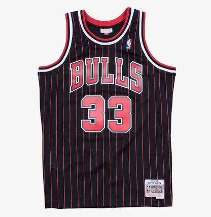 Mitchell & Ness Men's NBA Chicago Bulls Scottie Pippen 1995-96 Pinstripe Hardwood Classics Swingman Jersey - Black