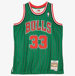 Mitchell & Ness Men's NBA Chicago Bulls Scottie Pippen 1995-96 Hardwood Classics Swingman Jersey - Green