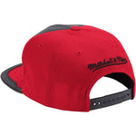 Men's Mitchell & Ness Chicago Bulls Day 1 Snapback Hat - Black/Red