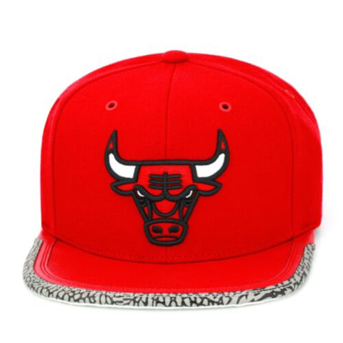 Men's Mitchell & Ness Chicago Bulls Day 3 Snapback Hat - Red/ White